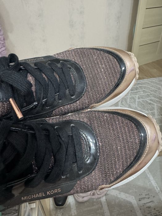 Кроссовки майкл корс