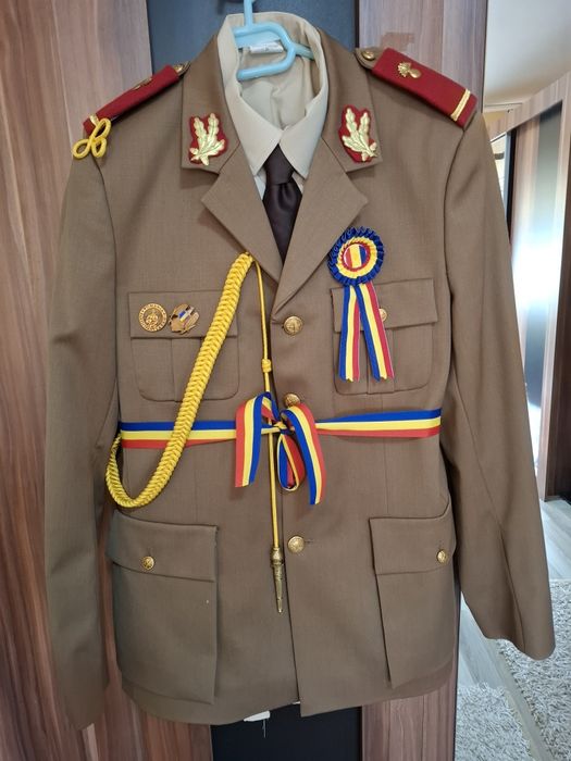 Costume militare Excepționale