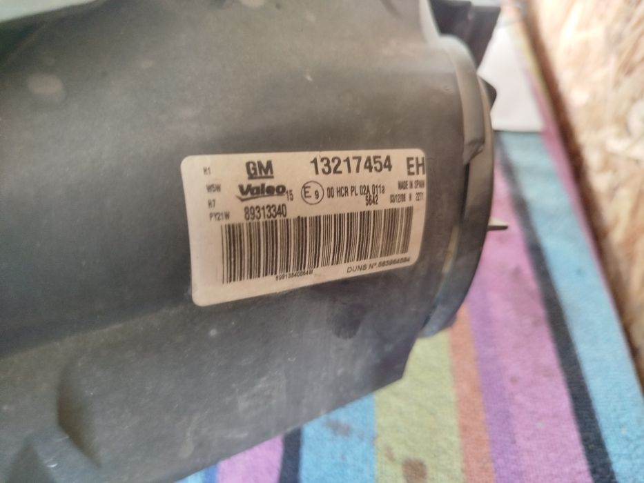 Десен фар за Опел Корса Д