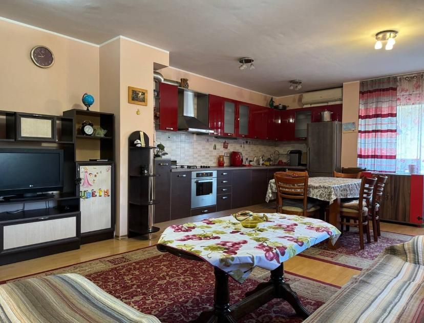 Дава се под наем Двустаен апартамент в Пловдив, Каменица 1 - 68 кв.м за 500 € - Снимка #1