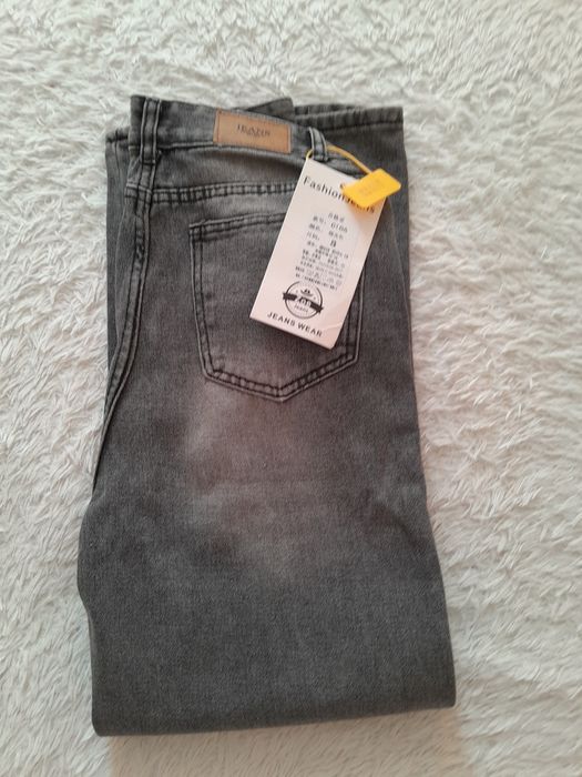 Продам джинсы женские