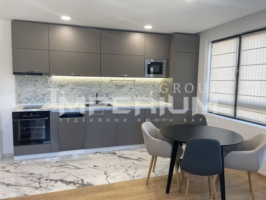 Дава се под наем Двустаен апартамент в к.к. Св.Св. Константин и Елена - 65 кв.м за 612 € - Снимка #2