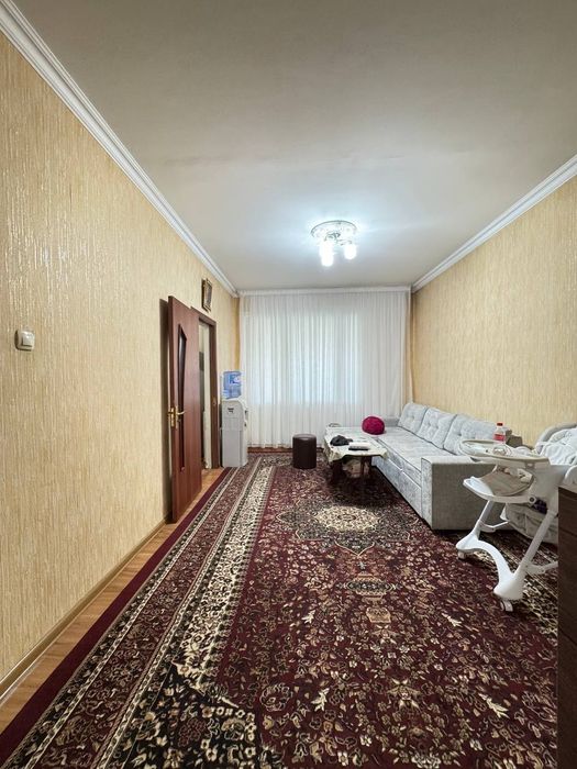 Yunusobod 7 kvartalda 
2 xonali 2/4/4 kvartira sotiladi