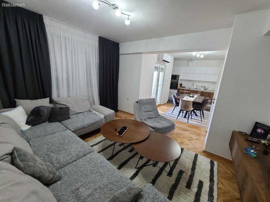 Дава се под наем Двустаен апартамент в Бургас, Център - 60 кв.м за 229.5 € - Снимка #5