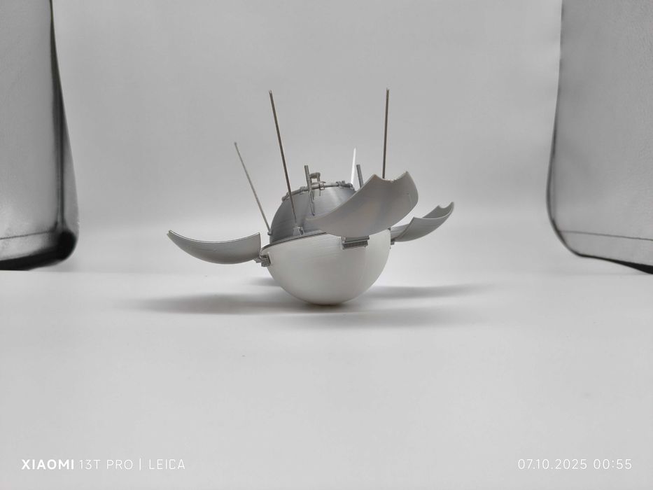 Сборная модель Луна -9 космический аппарат