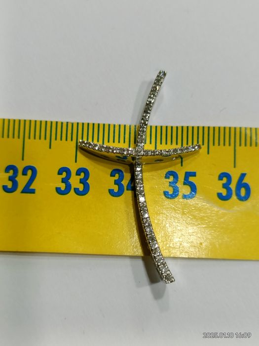 Vind cruce din aur 18kt cu diamante