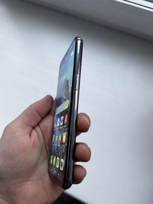 Телефон Xiaomi Mi 9 SE