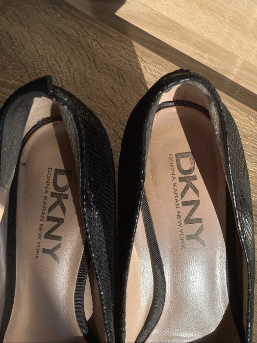 DKNY, оригинални, размер 37