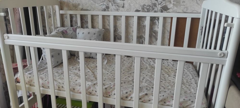 Продам детскую кроватку