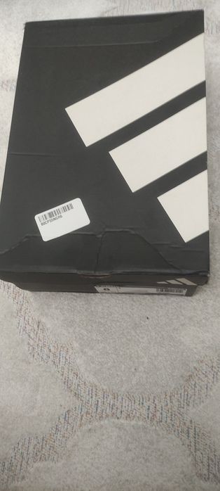 Продам летние кроссовки Adidas размер 40