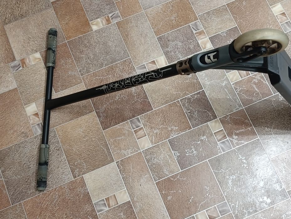 Продам трюковой самокат