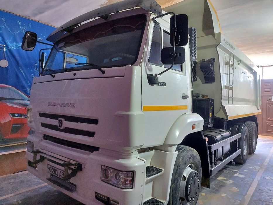 Самосвал КАМАЗ  сотилади