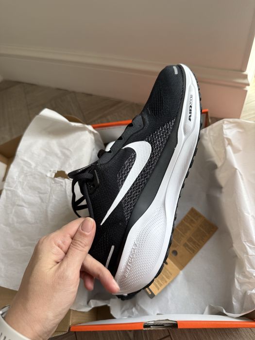 Мужские кроссовки