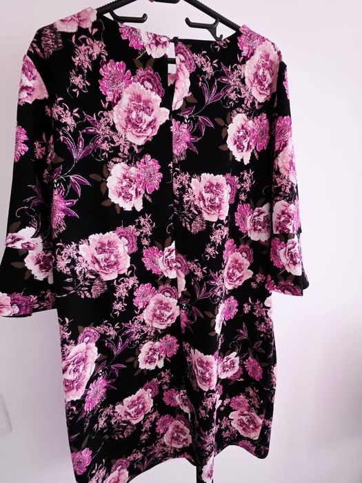 Дамска Рокля на цветя