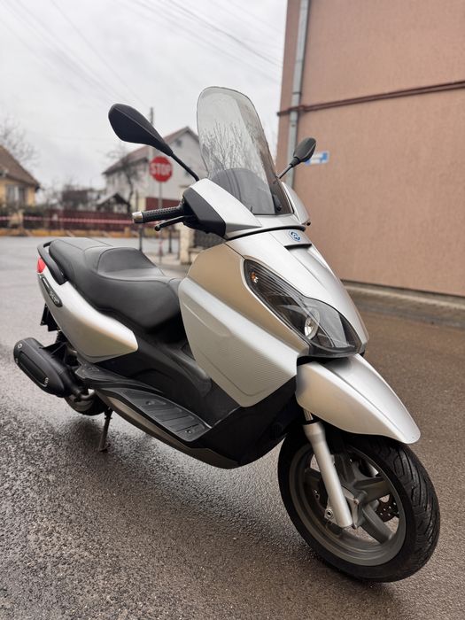 Piaggio X7 125 Cat B