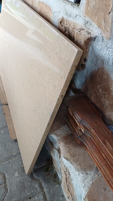 Мраморен плот подходящ за маса 120х60