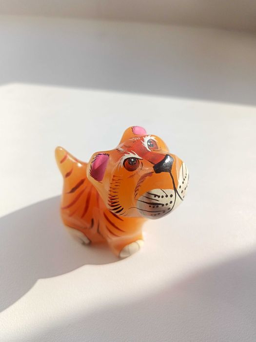 Статуэтка тигр из камня селенита, сувенир