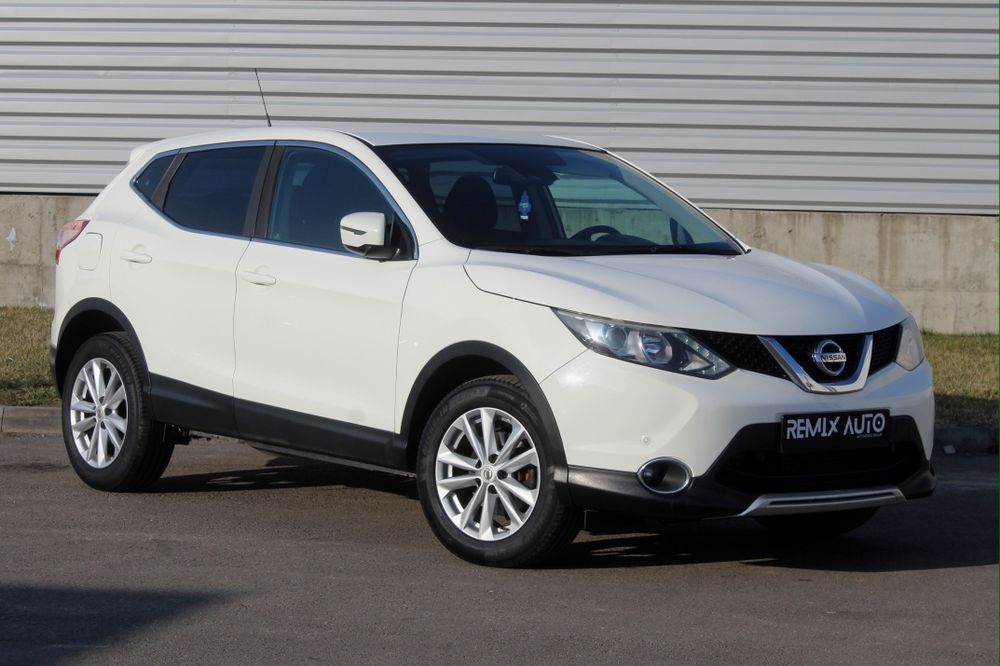 Vand Nissan Qashqai j11 cu roti de iarna,carlig remorcare,bari pavilion pentru portbagaj demontabile