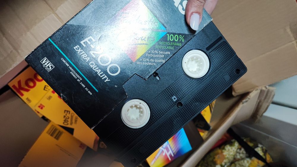 Casete  filme Western in germana 15 ron   buc