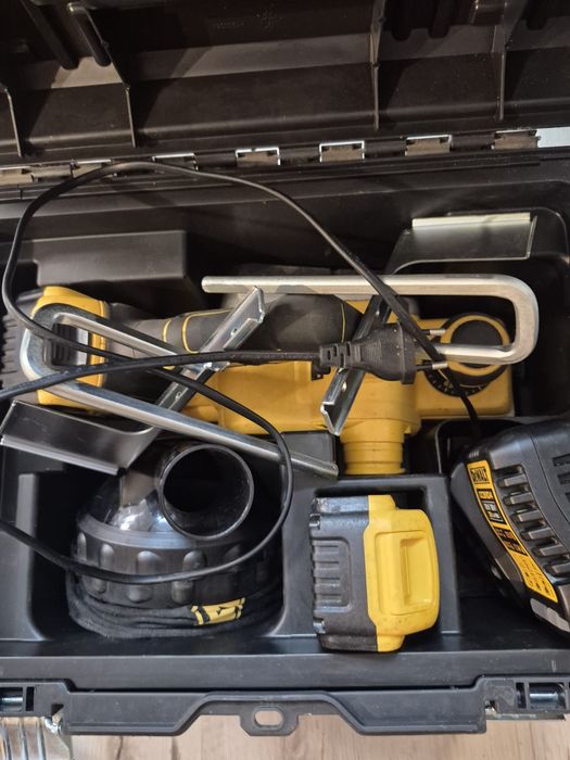 Mașină de rindeluit DeWalt