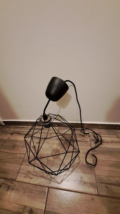 Lustră / pendul industrial negru, design geometric modern