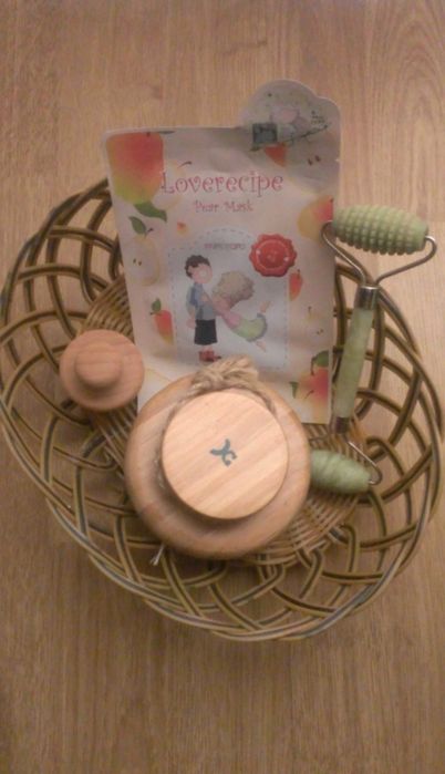 Set pentru exfoliere 

1.Rola dubla pentru masaj confectionata