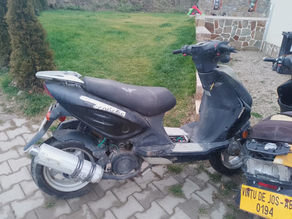 Vând scuter funcțional 150 cv 4 t cu acte