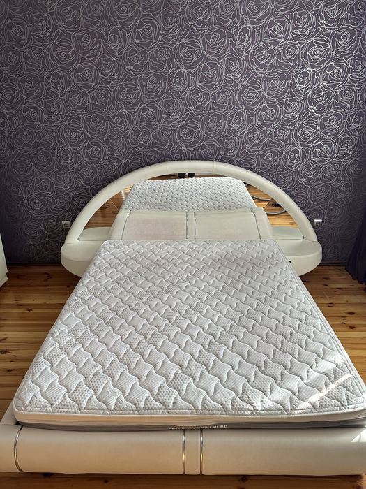 Кожена спалня с матрак