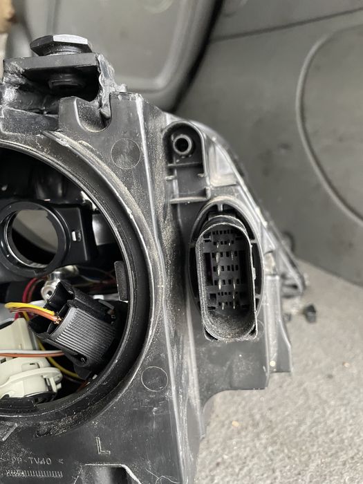 Оригинален ляв фар за сеат алхамбра в добро състояние 2015г-2019