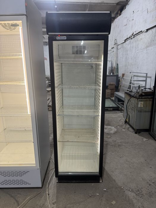Продам холодильник витринный
