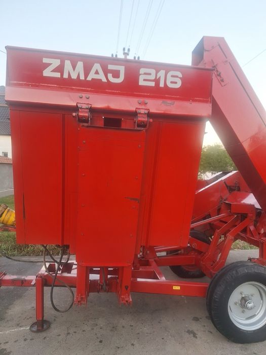 Zmaj 216 culegatoare porumb Nouă