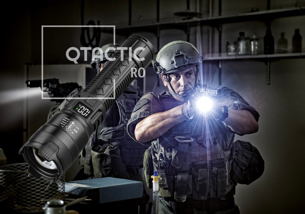 Lanternă LED Puternică cu Zoom, Afișaj Digital și Încărcare USB Type-C