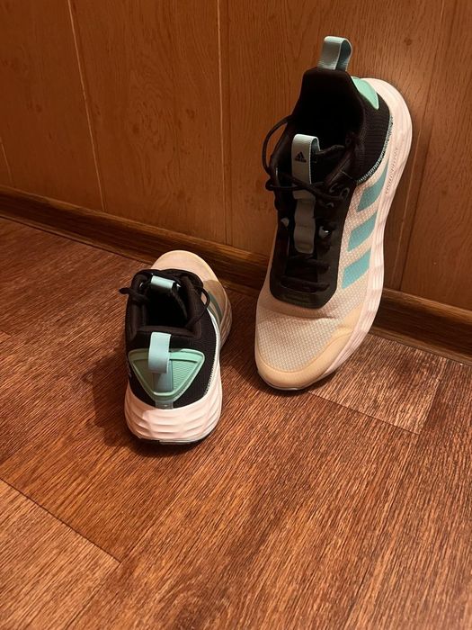 Продам баскетбольные кроссовки Adidas
