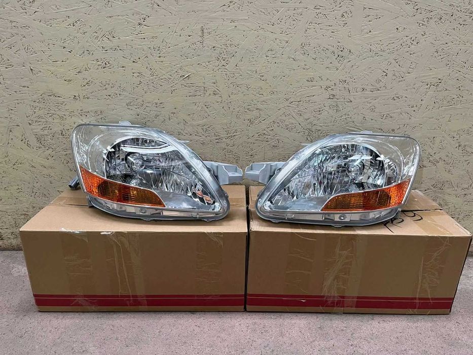 Фара фары Toyota Yaris sedan USA Тойота Ярис америка 05-12