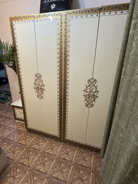 Спальный гарнитур