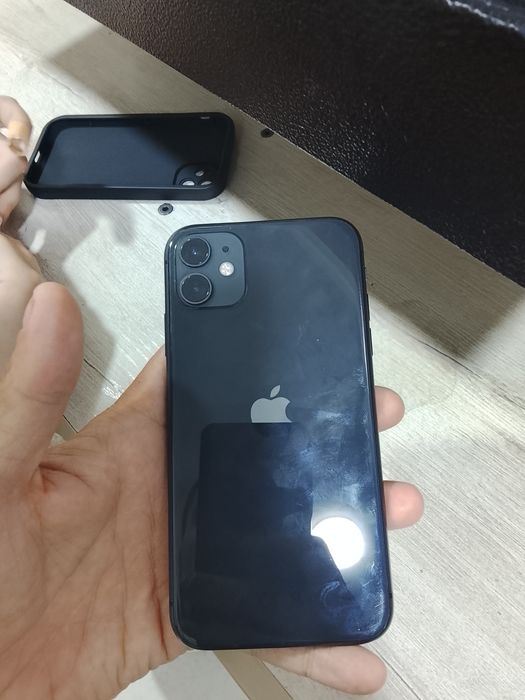 Продам айфон 11,