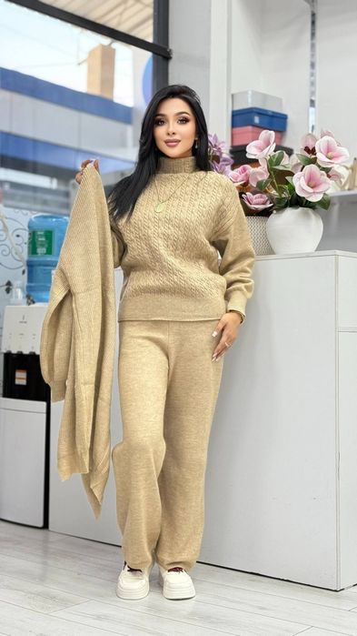 Тройка женская. Аёллар учун комплект.