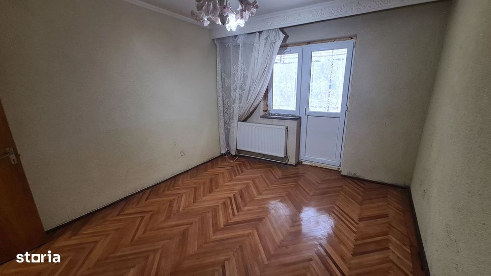 Apartament cu 2 camere de vânzare în Curtea de Argeș.