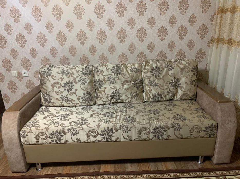 Диван и два кресла