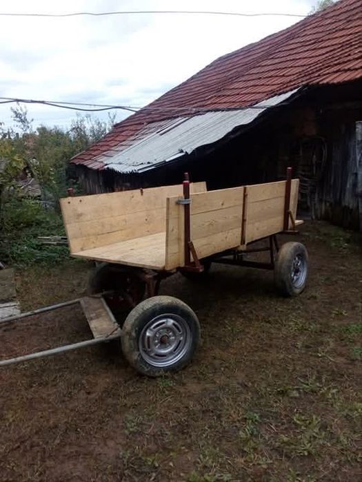 Продавам каруца