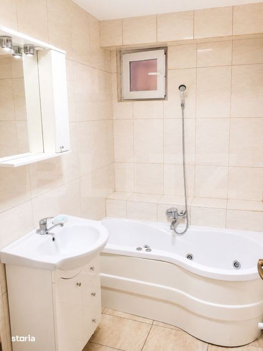 Apartament 3 camere, 92 mp, parcare, zona Afi Mall