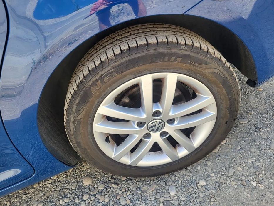 dezmembram volkswagen touran 2012 usa fata dreapta/usa spate dreapta