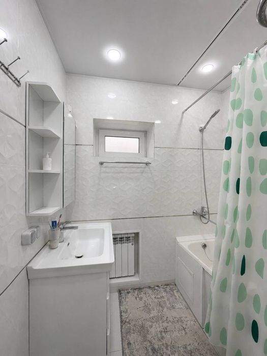 Продаётся своя квартира 3/4/4 кирпич — Яккасарай, Grand Mir