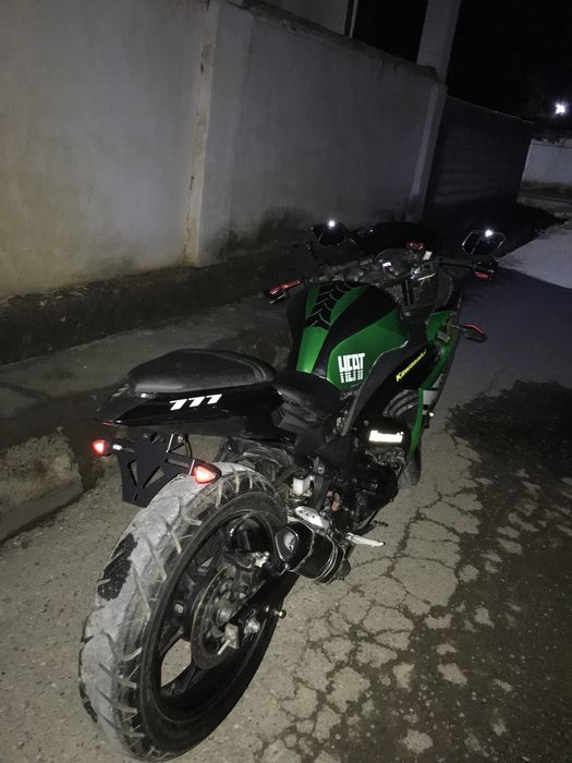 Кавасаки 400 сотилади ва абмен кучлирогига