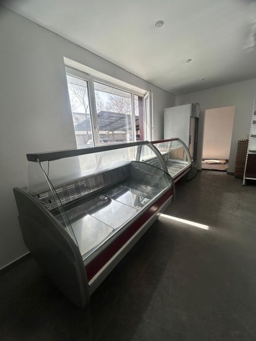 Витринный холодильник