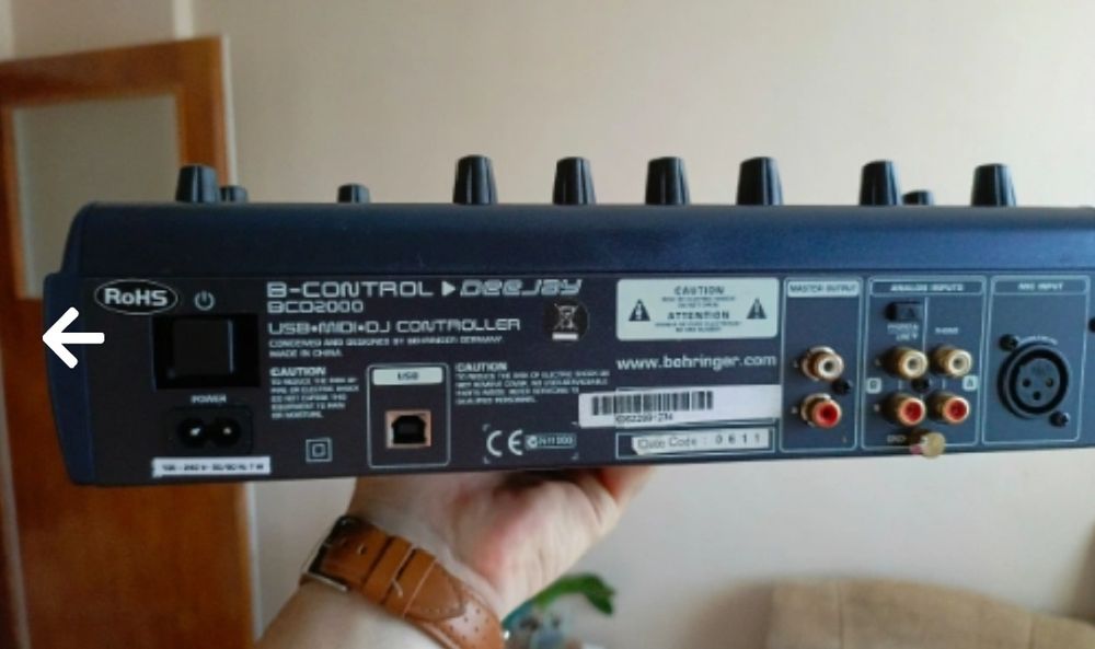 Behringer BCD 2000 DJ controller