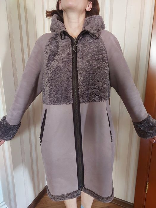 Продам дублёнку с капюшоном