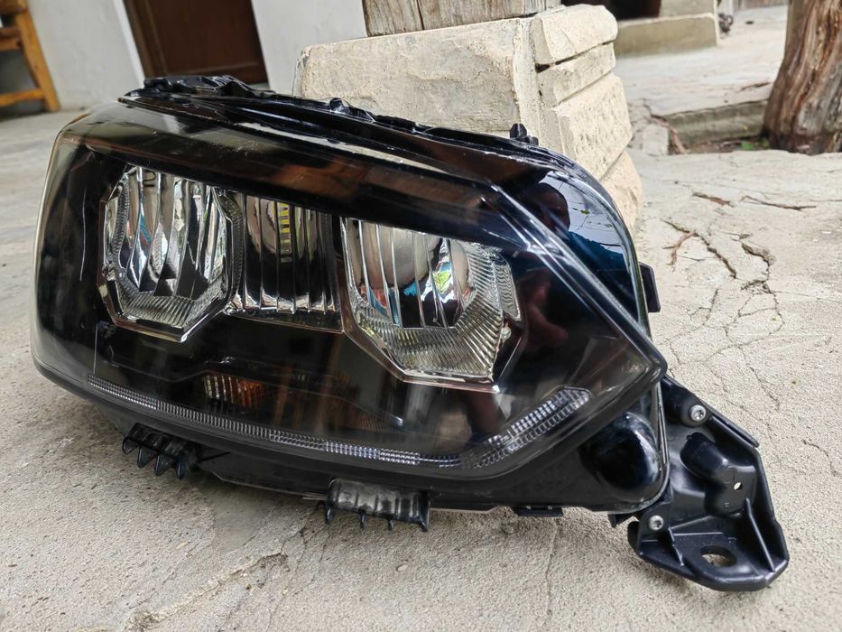 Фар Peugeot 208 LED десен / Фар Пежо 208 LED / Фар Peugeot 2008 / Фар Пежо 2008 LED Оригинален