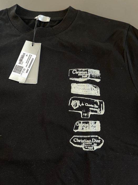 Тениска DIOR Archives-ЧИСТО НОВА!С надписи и QR кодове!