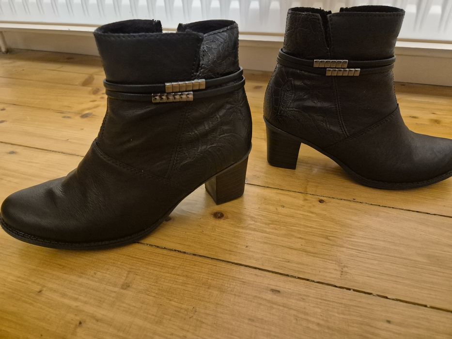 Vând botine negre -cizme-ghetute-Rieker noi mărime 36